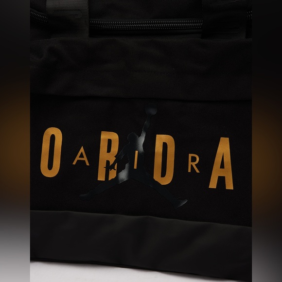 Air Jordan Men’s Elite Training Duffle Duffel Bag Gym Travel Bag SM0920-K5X - Picture 4 of 9